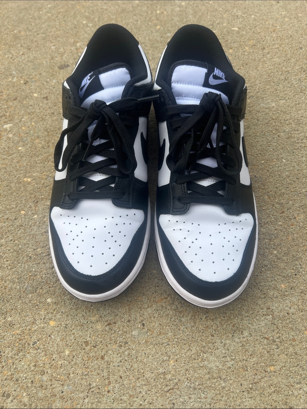 Nike Men’s Black and White Low-Top Sneakers
